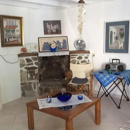 The Stegadi House. Holiday home Ioulis